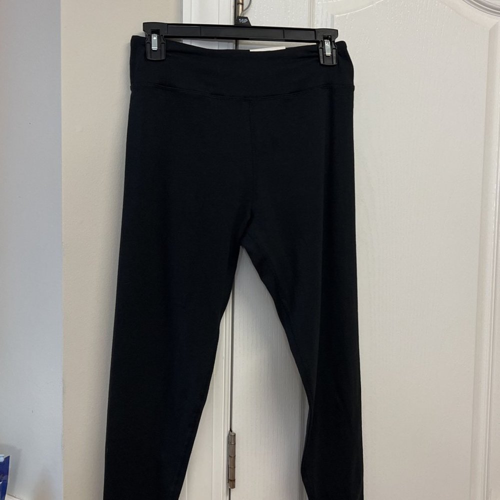 New Lounge Life Black Leggings Casual Comfortable Size Medium 7/8